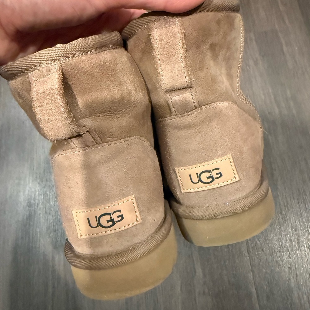 UGG mini classic